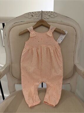 🍑 6 Mth Pretty Peach Eyelet 100% Cotton Baby Romper NWT